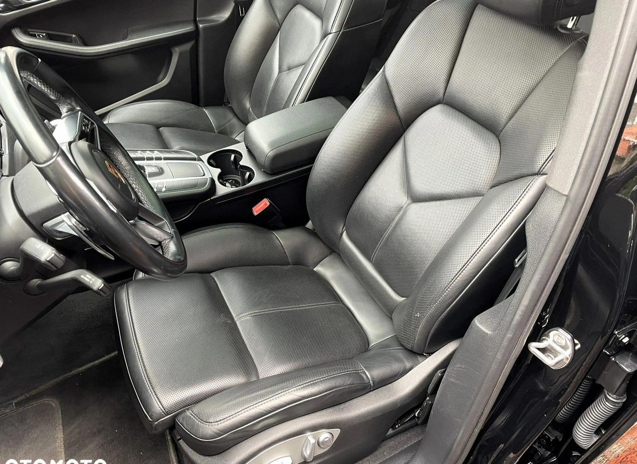 Porsche Macan cena 119900 przebieg: 76626, rok produkcji 2016 z Ciechanowiec małe 781